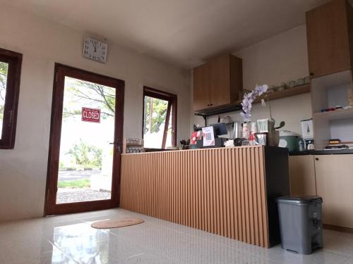 Restaurant, Mayeka Transit Hostel Bandara Internasional Lombok in Praya