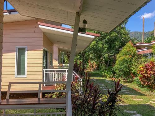 บ้านสวนคุณตา Baan Suan Khun ta in Bang Bao-öböl