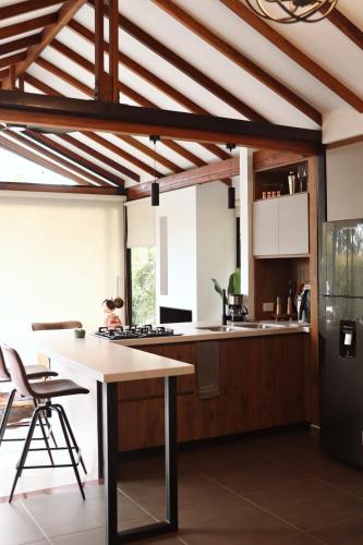 Kitchen, Cabana Lembos Jacuzzi con vista al cielo in Mundo Nuevo