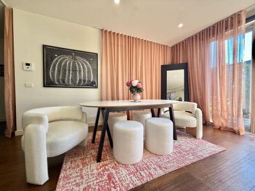 Facilities, Soft Modern Glamour in the Heart of Camberwell in Camberwell