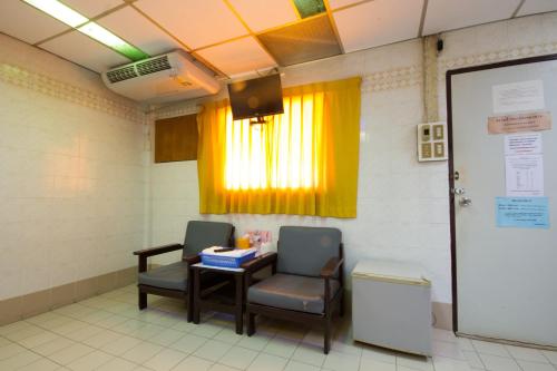 Bualuang HOTEL thumbnail 4