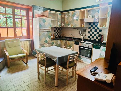 кухня, La maison du Paradis in San Leucio Del Sannio
