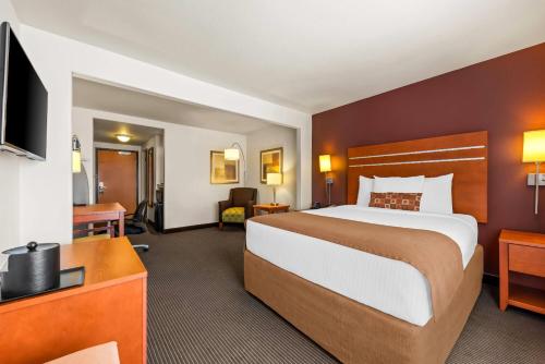 Wingate by Wyndham Calgary South, Калгари (фото 10)