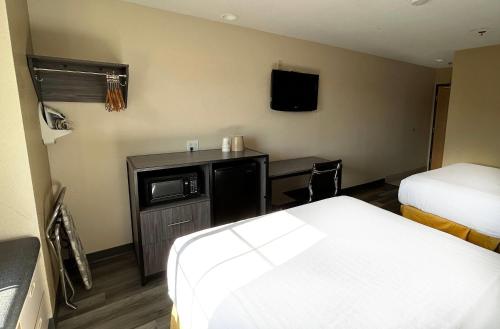 Microtel Inn & Suites by Wyndham Arlington/Dallas Area - image 13