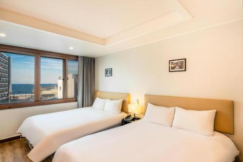 Check Inn Hotel near Dongmun Market