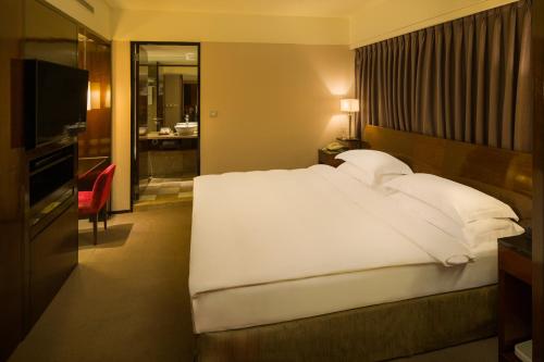 Suite image 9