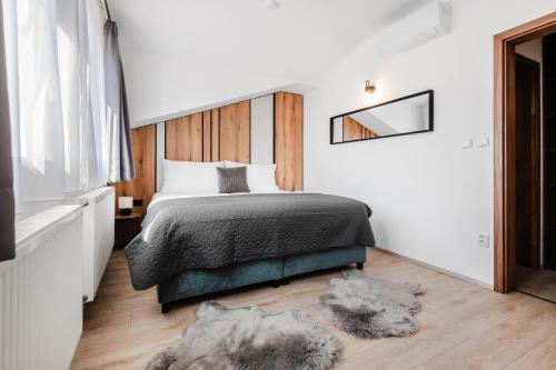 One-Bedroom Deluxe Apartment