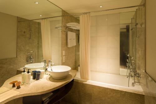 Standard Double Room image 2