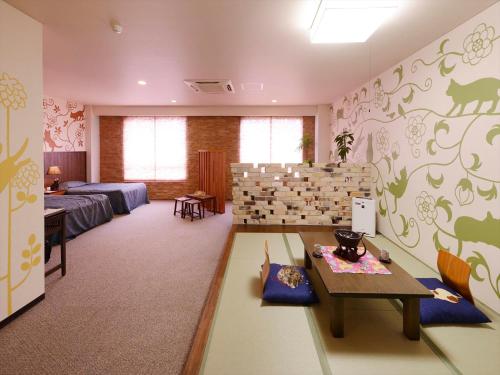 room detail thumbnail 1