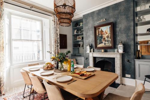 Central Townhouse with Garden & Free Parking, Bath (photo 9)
