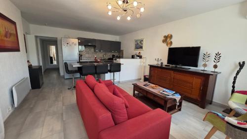 Entire ground floor in beautiful villa in Saint-Raphael