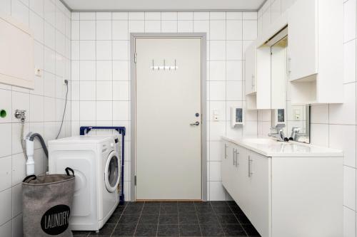 Bathroom, Flamsbrygga Apartments in Flam
