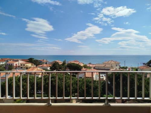 Apartment with Sea View image 9