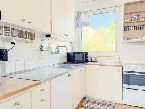 Kitchen, Townhouse close to Beach & City Center in Falkenberg
