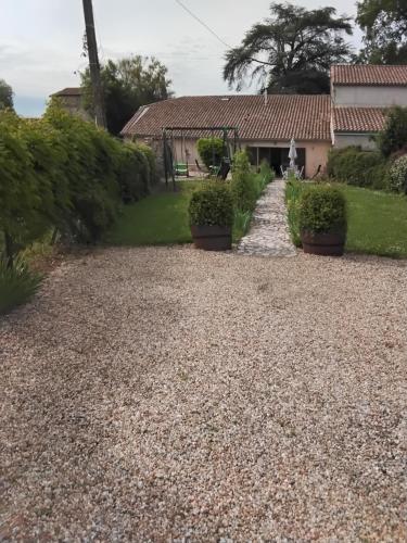 Gite du Grand-Pas in Doulezon