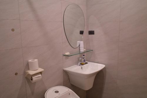Triple Room with Garden View image 2