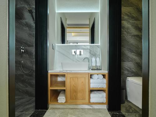 Superior Suite image 3
