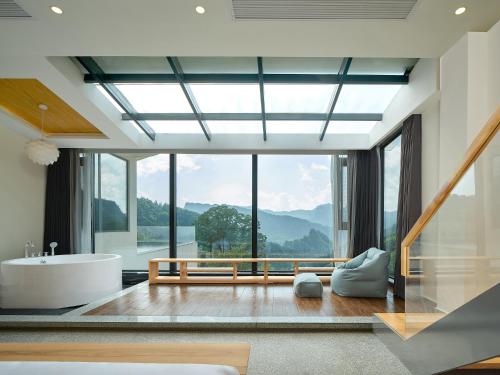 Family Room image 2