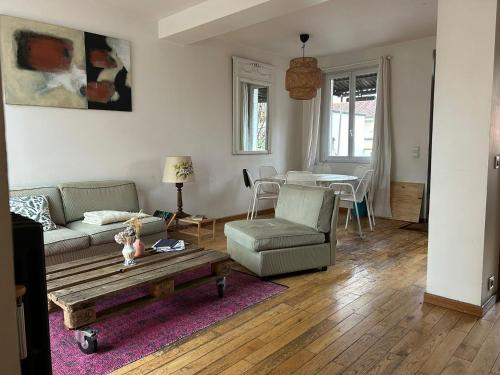 Charmante maison 2 terrasses à 5 mins du métro gîte à louer Bagnolet