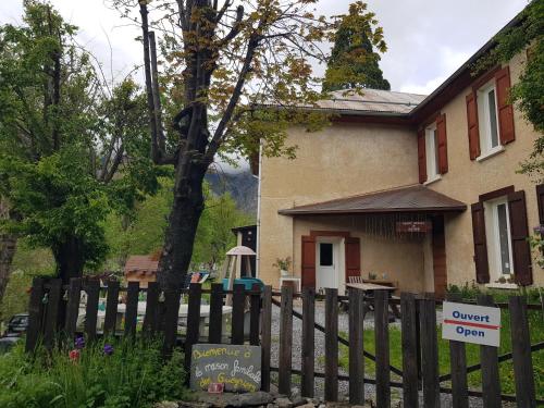 Maison familiale des Gueyniers