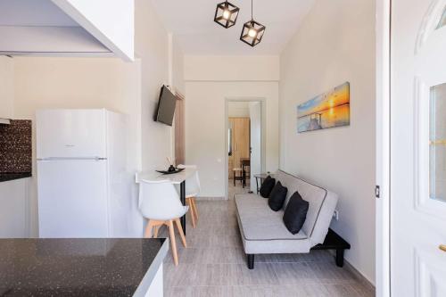 Seaview Tranquility - Elegant Escapes by the Shore in Ag. Kiriaki