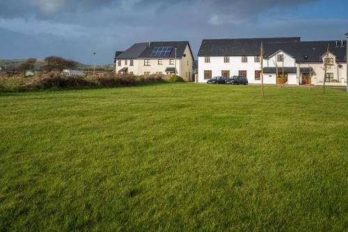 Iekārtas, Garryvoe Beach Homes in Garryvoe