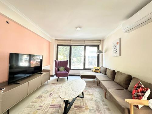 Modern Design Spatious Apartment in Karaköy 4BR 2BA - image 3