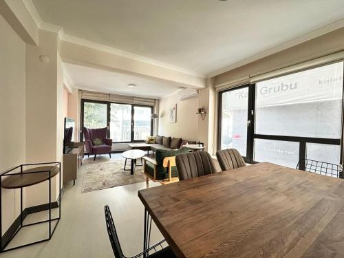 Modern Design Spatious Apartment in Karaköy 4BR 2BA - image 8