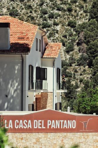 Exterior view of LA CASA DEL PANTANO