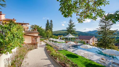 VILLA CAPPELLETTI 16&2, Emma Villas in Seravale Di Čienti
