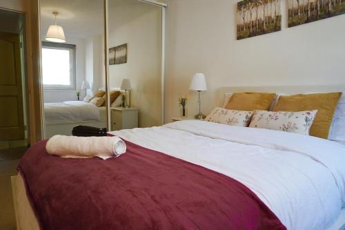 Abbey Road 4 Bed Home - Garden, Parking, Sleeps 11, London (photo 10)