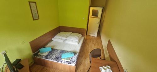 1 double bed