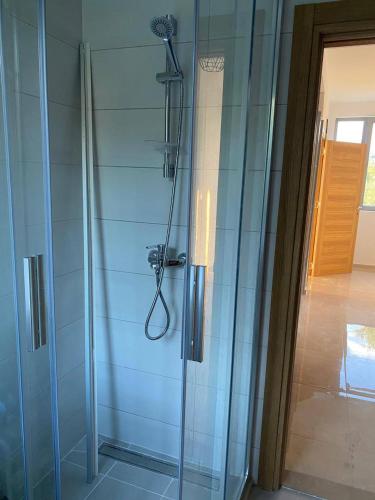 Apartment in Tivat for rent, Krasići (photo 5)
