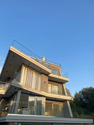 Apartment in Tivat for rent in คราซิซี