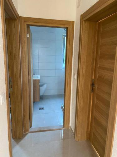 Apartment in Tivat for rent, Krasići (photo 8)