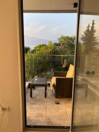 Apartment in Tivat for rent in คราซิซี