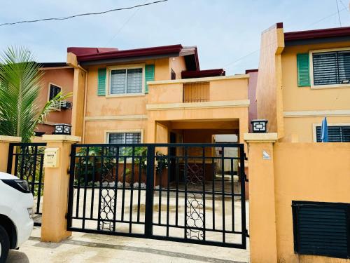 . Santiago City Transient House