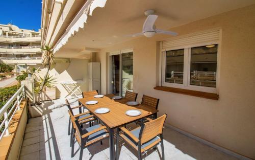 Apartment with Sea View image 2