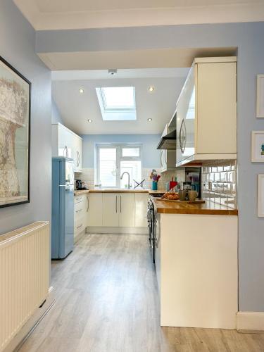 Kitchen, Modern Family Home near Reculver - Sleeps 8 - Pets Friendly! in Herne Bay