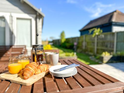 Exterior view, Modern Family Home near Reculver - Sleeps 8 - Pets Friendly! in Herne Bay