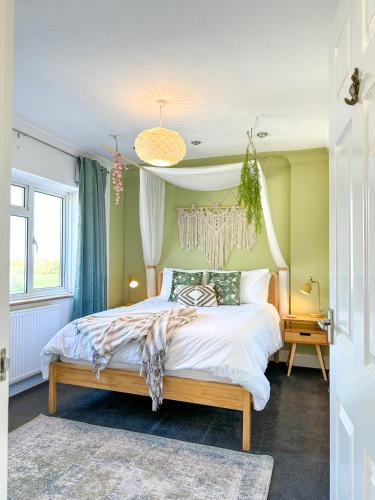 Modern Family Home near Reculver - Sleeps 8 - Pets Friendly! in Herne Bay