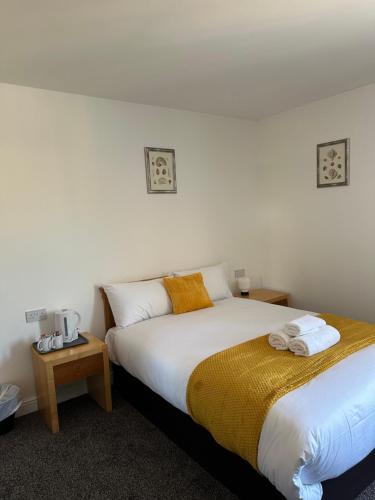 Continental Hotel with access to shared kitchen