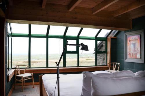 Exterior view, Wild Sea Cottage in Ballycullaun