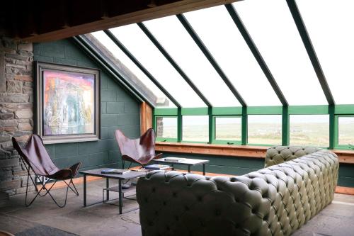 Exterior view, Wild Sea Cottage in Ballycullaun