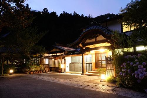 Temple Lodging Shukubo Kakurinbo - Accommodation - Minobu