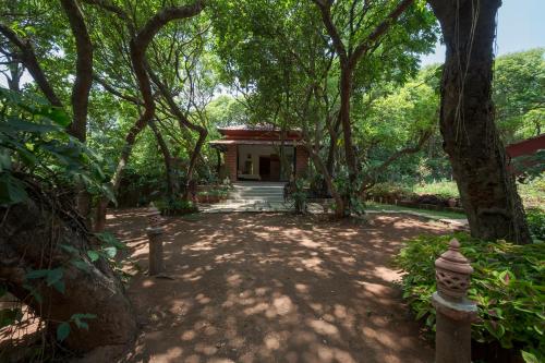 المنطقة المحيطة, SaffronStays Ektara in ماهاباليشوار