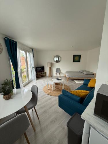 Cozy, quiet and bright studio in Arpajon