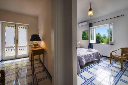 Superior Double Room with Sea View image 4