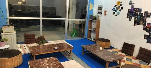 مطعم, Nirvana Heights Kasar Devi in المورا