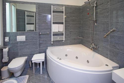 Hotel Roma - image 2